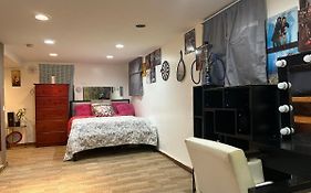 Garden Suite 30 Mins To Nyc, Mins To Ewr, Prudential Center, Njpack